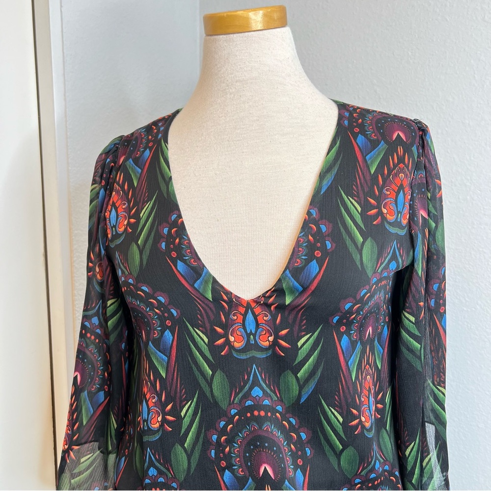 Alice + Olivia Draped Printed Flutter Sleeve Dress - image 7